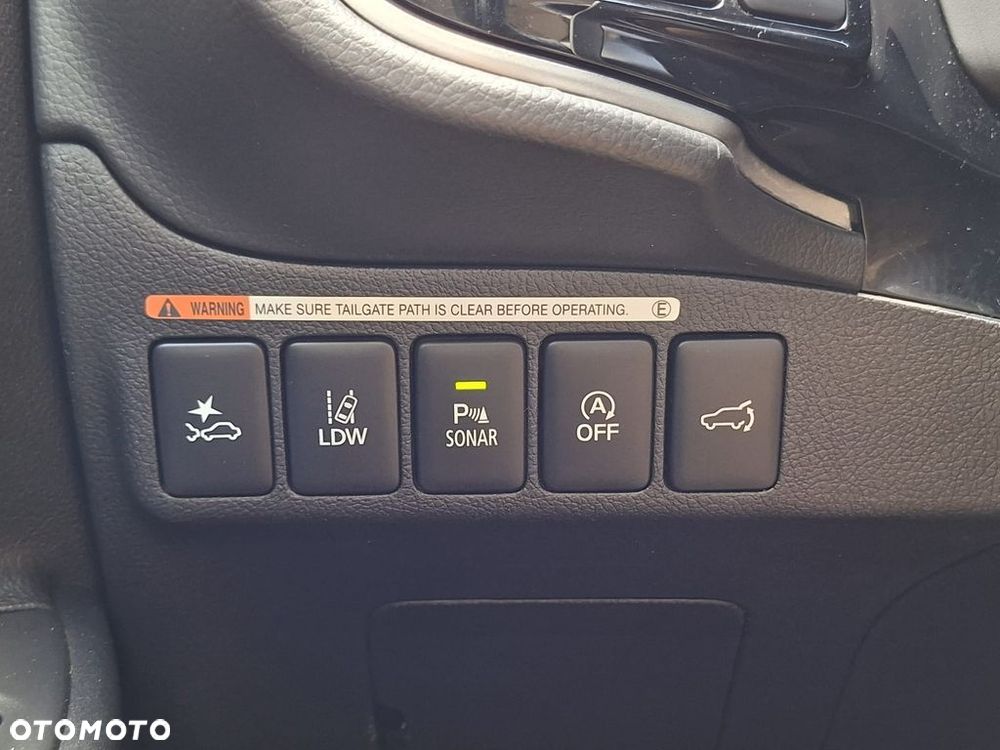 Mitsubishi Outlander 2.0 Instyle + 4WD CVT - 14