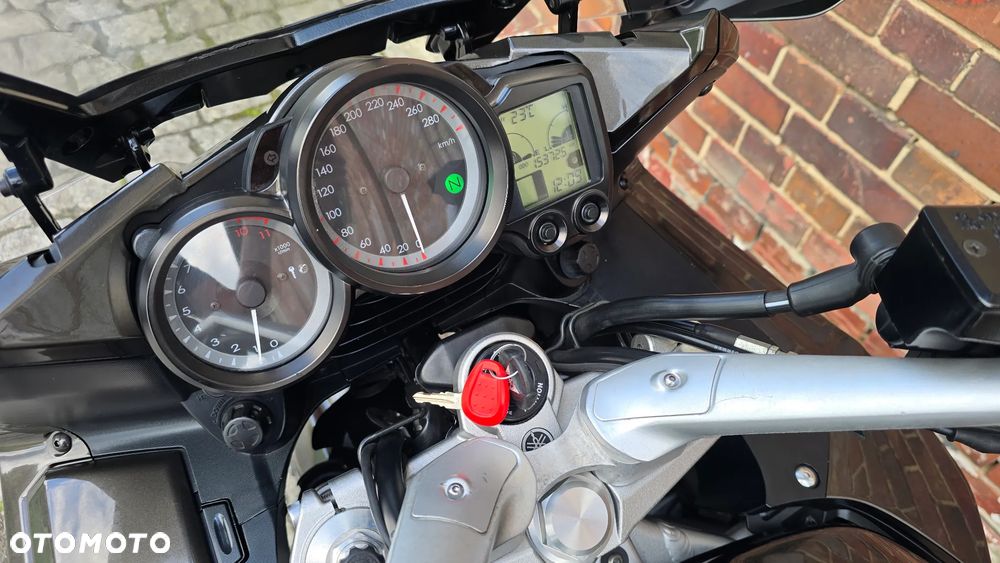 Yamaha FJR - 18