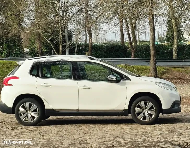 Peugeot 2008 PureTech 110 Stop&Start Allure - 4