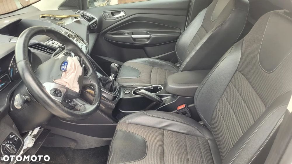 Ford Kuga 2.0 TDCi 2x4 ST-Line - 10