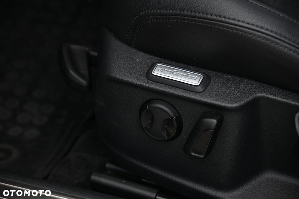 Volkswagen Passat - 32