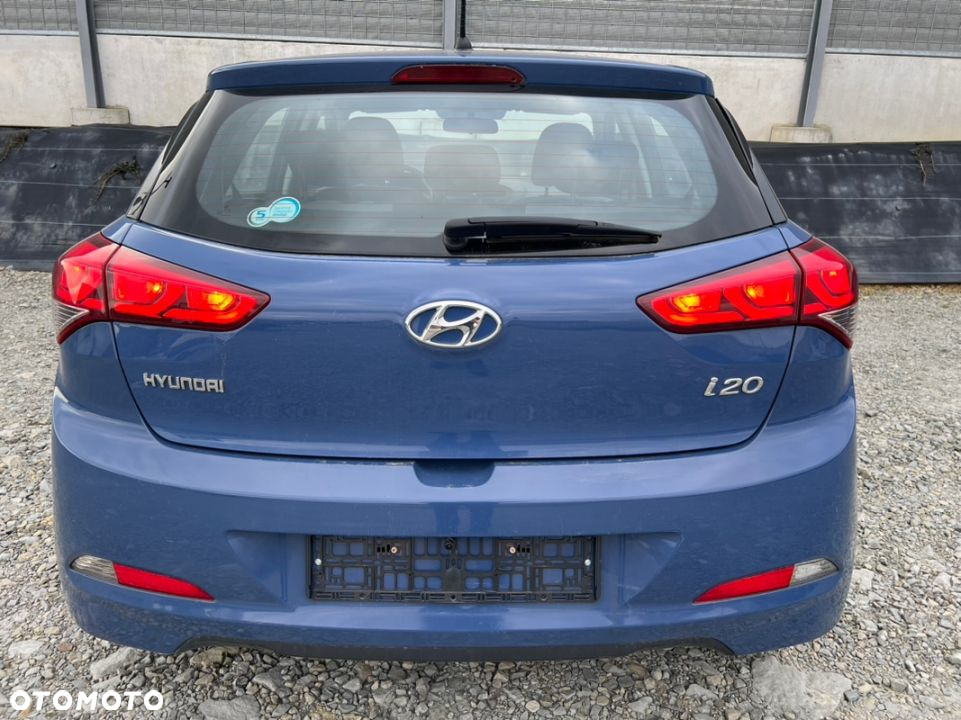 Hyundai i20 blue 1.2 - 12