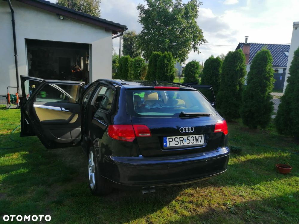 Audi A3 Sportback 2.0 TDI Ambiente S tronic - 4