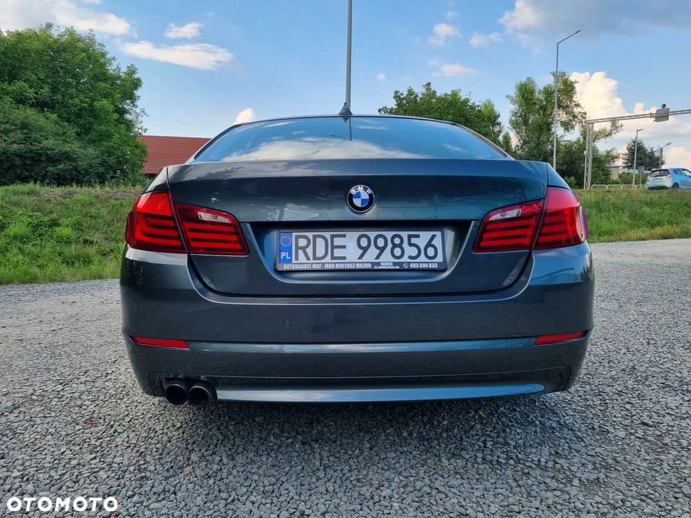 BMW Seria 5 528i Sport-Aut Luxury Line - 8