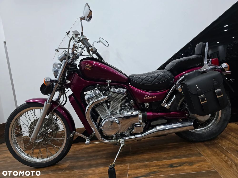 Suzuki Intruder - 25
