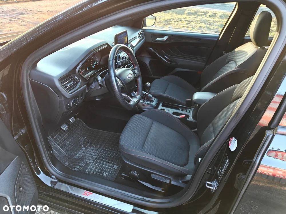 Ford Focus 1.5 EcoBlue Start-Stopp-System ST-LINE - 10