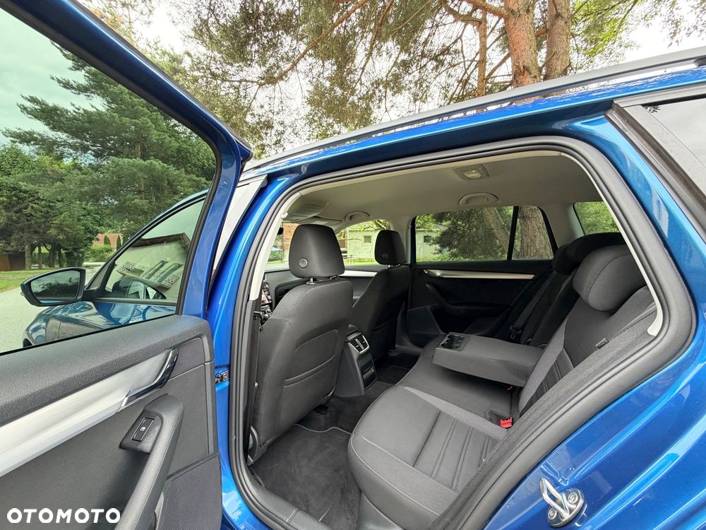 Skoda Octavia 1.6 TDI DSG Style - 22