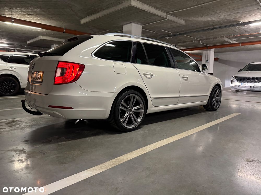 Skoda Superb 2.0 TDI L&K DSG - 23