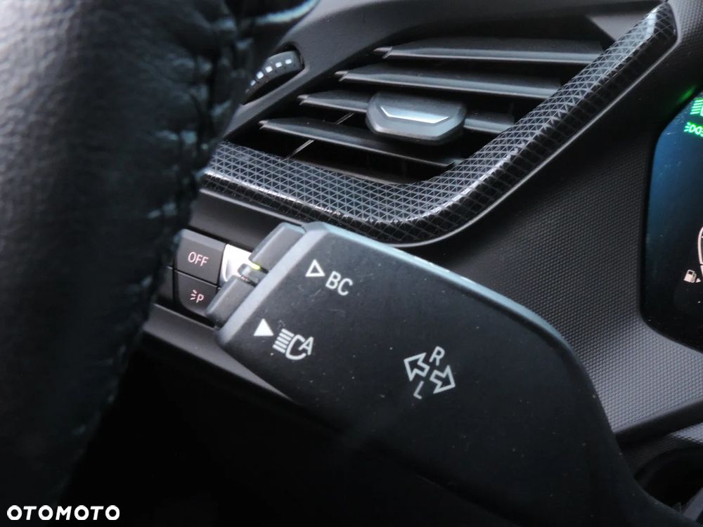 BMW Seria 2 218i Edition Colorvision - 12