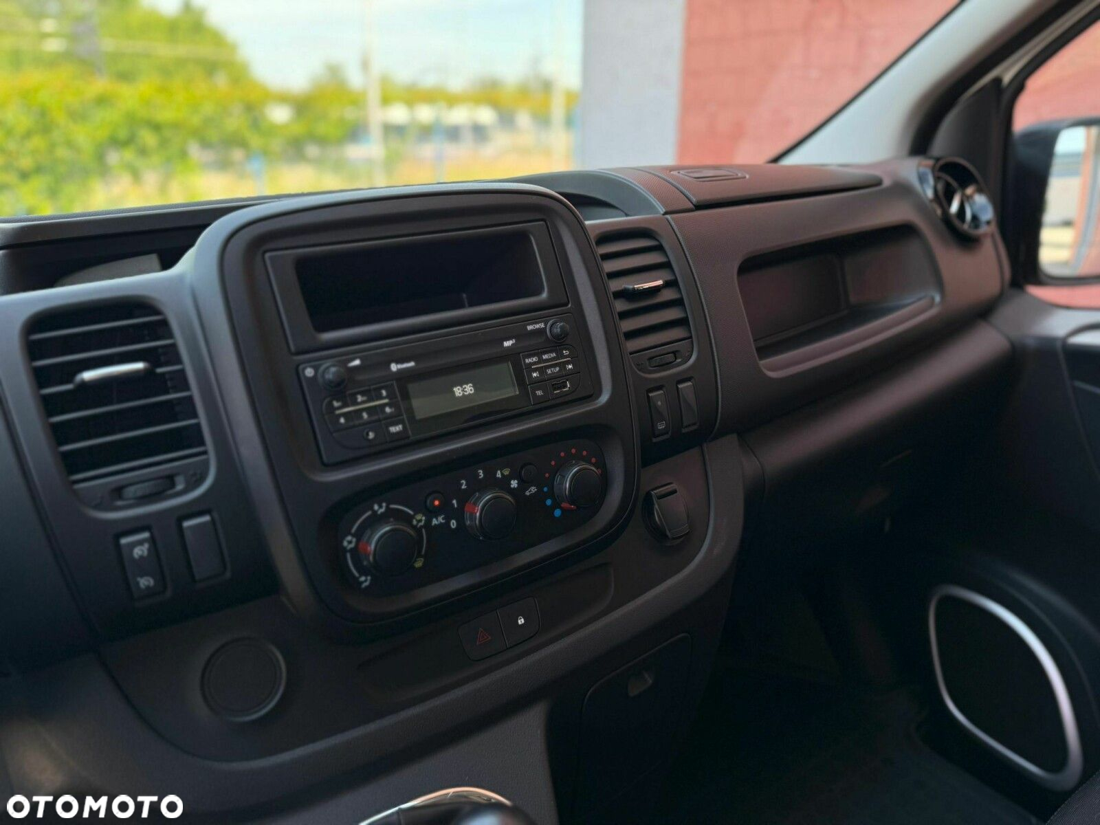 Opel Vivaro Blaszak / Zabudowa Gastronomiczna - 11