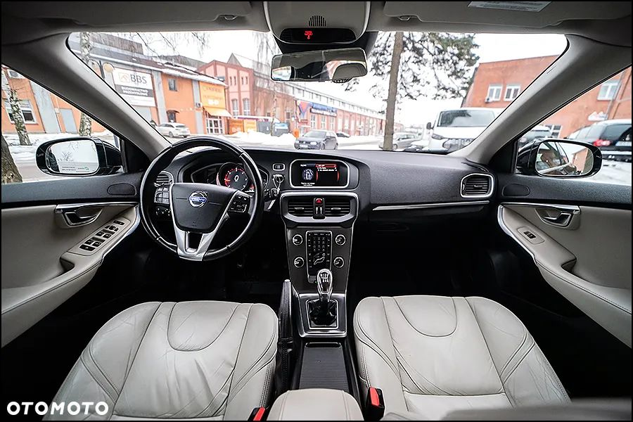 Volvo V40 D2 Summum - 15