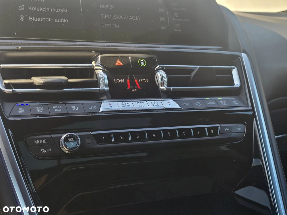 BMW Seria 8 - 23