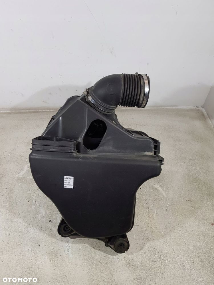 obudowa filtra powietrza przepływomierz 7567175 bmw e90 e91 lci eur 2.0b - 1