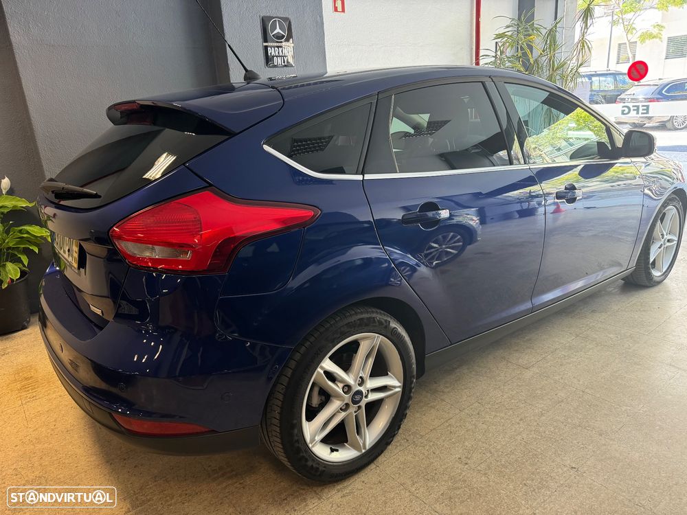 Ford Focus 1.0 EcoBoost Titanium - 4