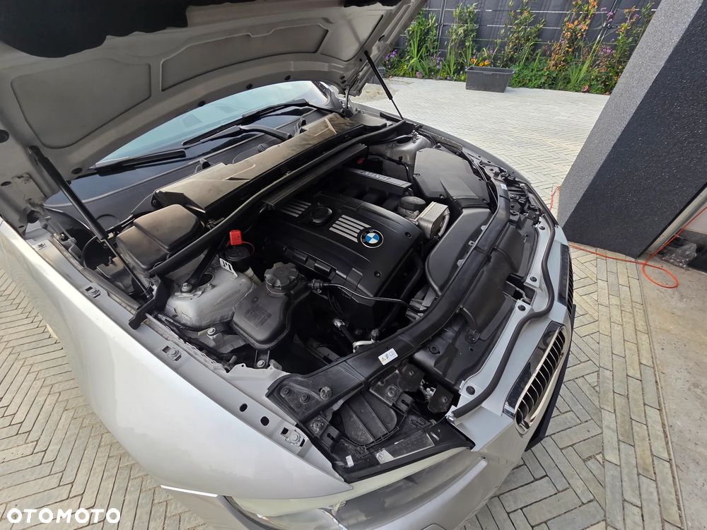 BMW Seria 3 325i - 30