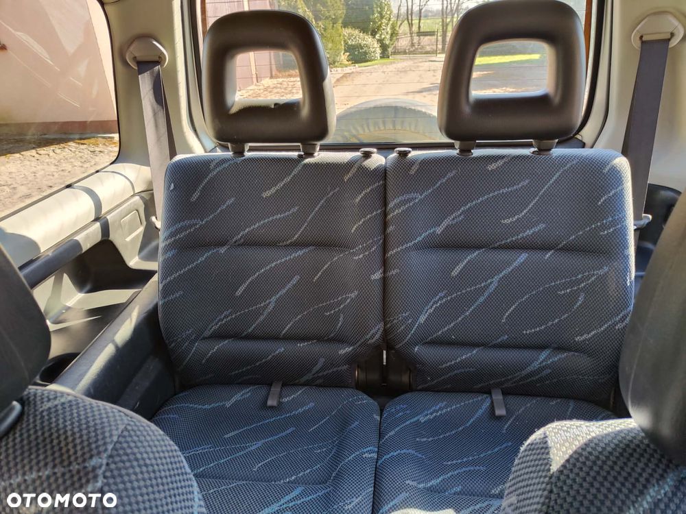 Suzuki Jimny 1.3 - 12