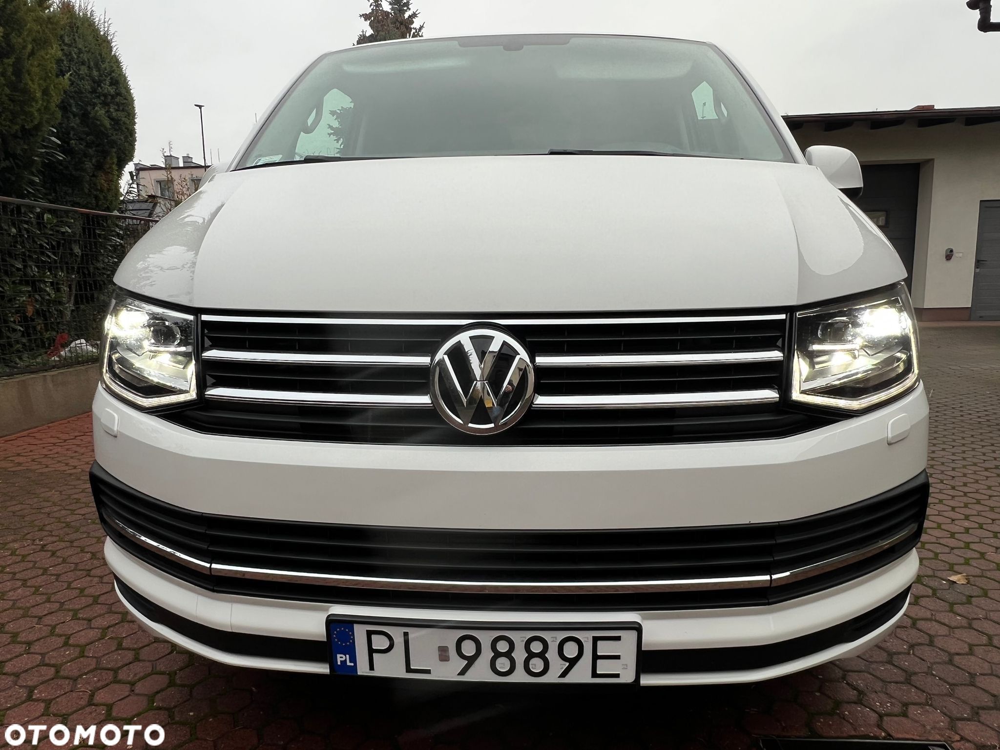 Volkswagen Transporter - 1
