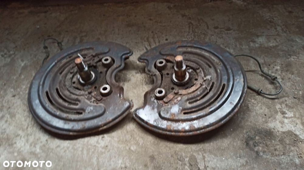 czop piasty koła tyl trafic vivaro primastar 01-14 - 1