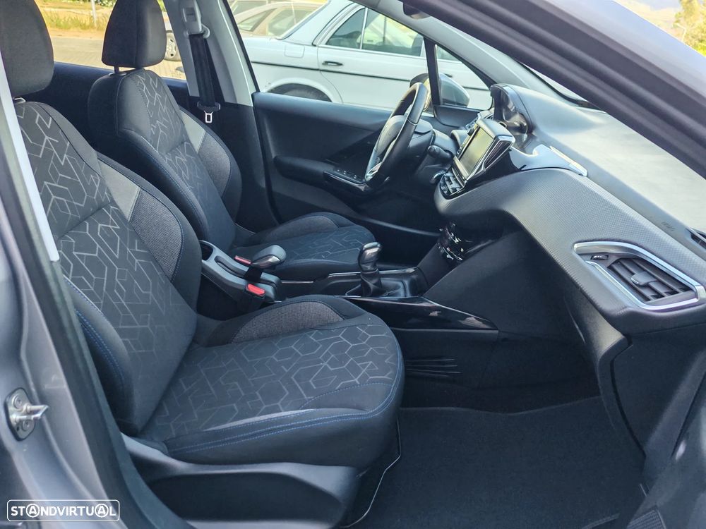 Peugeot 2008 1.2 PureTech Style - 15