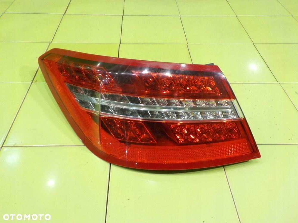 MERCEDES E C207 A207 3.0 CDI 11r COUPE lampa lewa tyl A2079060158 - 1