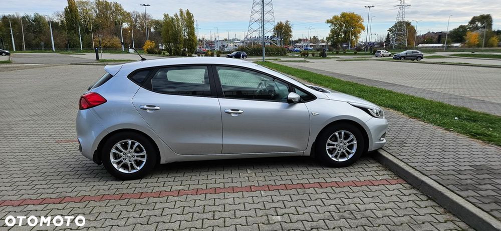 Kia Ceed - 16