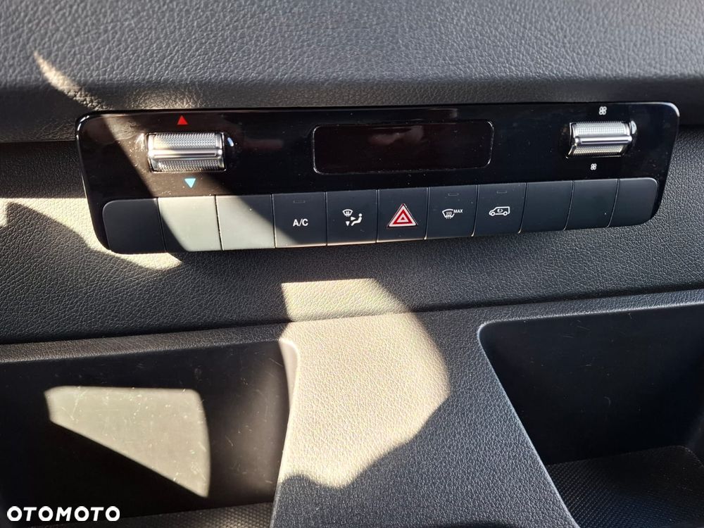 Mercedes-Benz SPRINTER L4H2 - 15