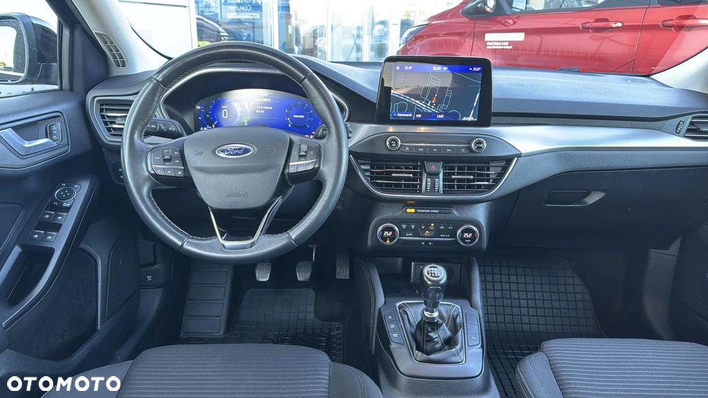 Ford Focus 1.0 EcoBoost Titanium X - 11