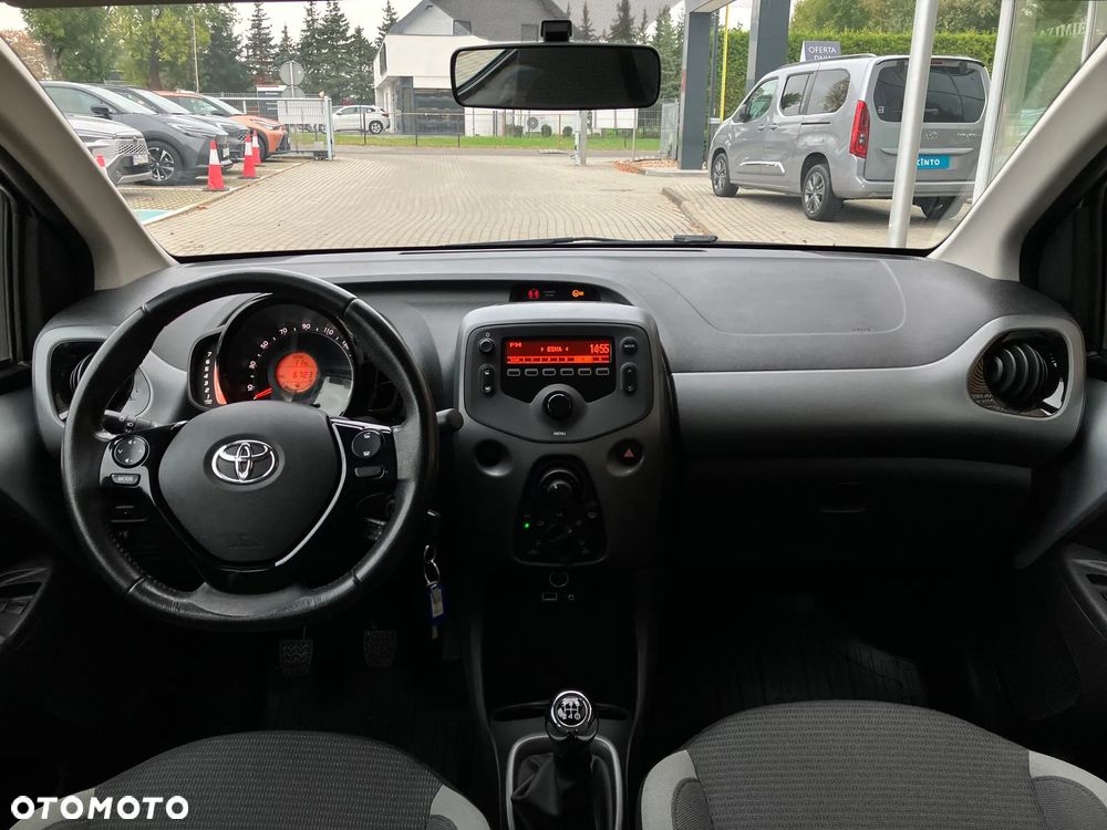Toyota Aygo x-play - 19