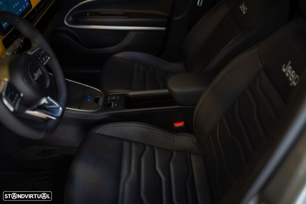 Jeep Avenger Summit - 23