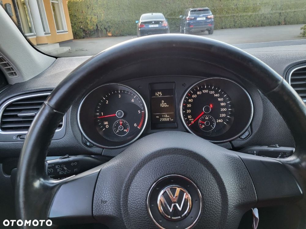 Volkswagen Golf - 24