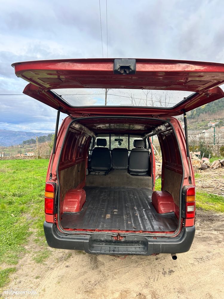 Toyota HiAce 2.4 D LH102L - 11