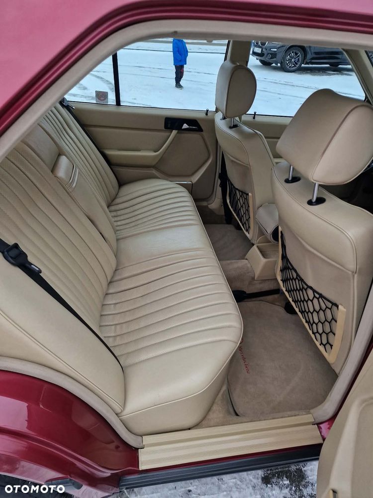 Mercedes-Benz W124 (1984-1993) - 28