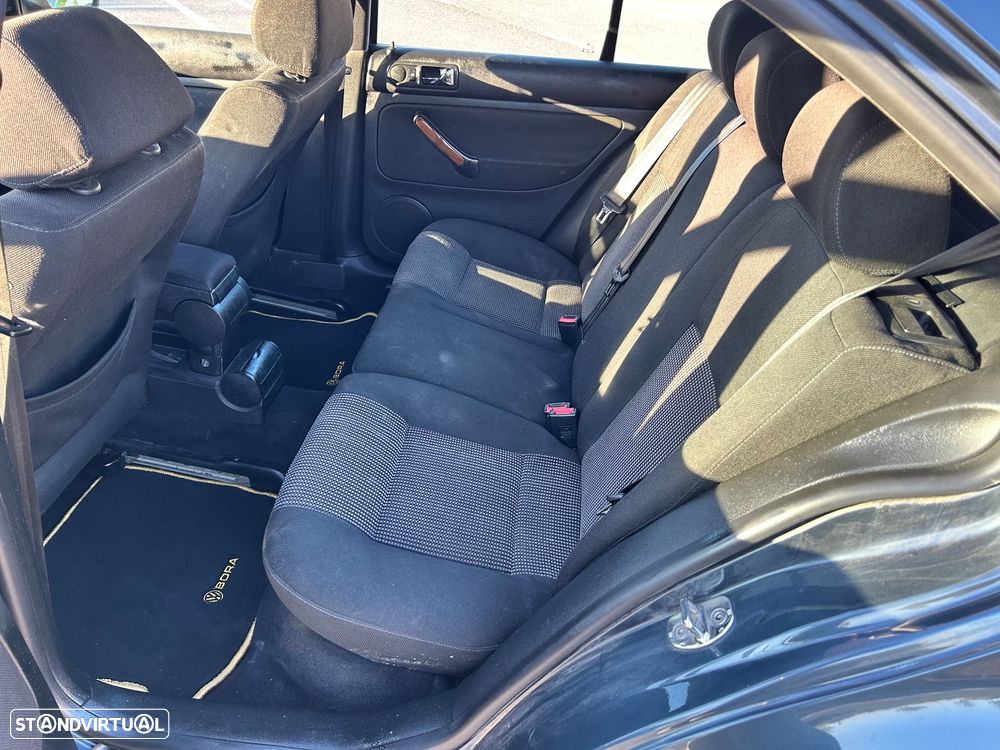 VW Bora 1.9 TDi Highline - 11