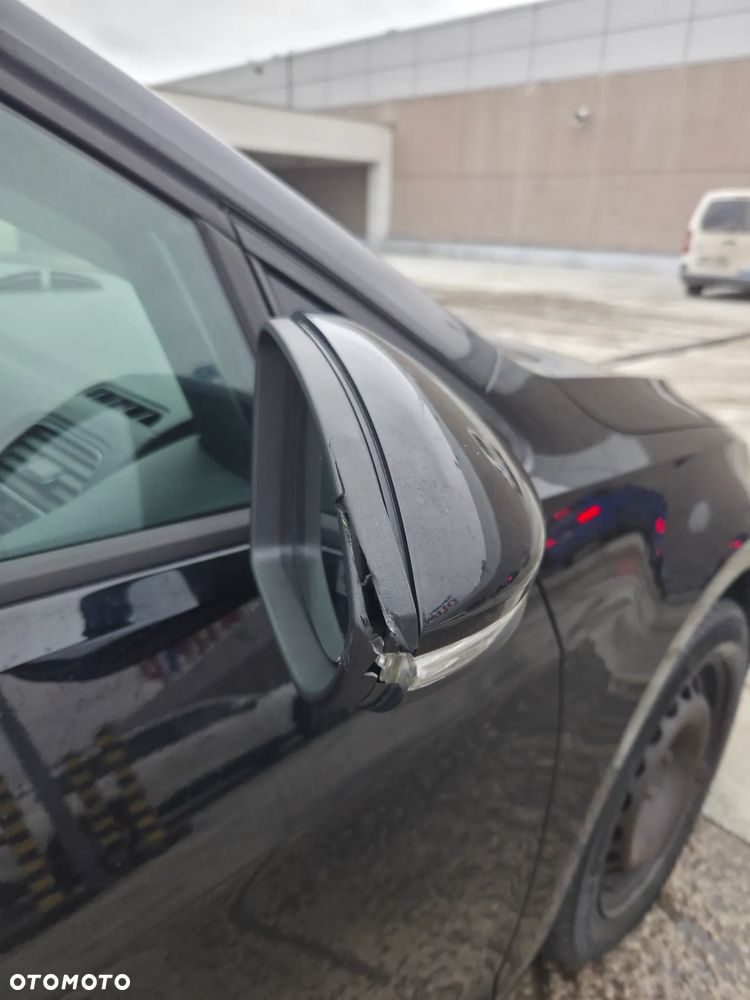 Volkswagen Golf 1.6 TDI Highline - 17