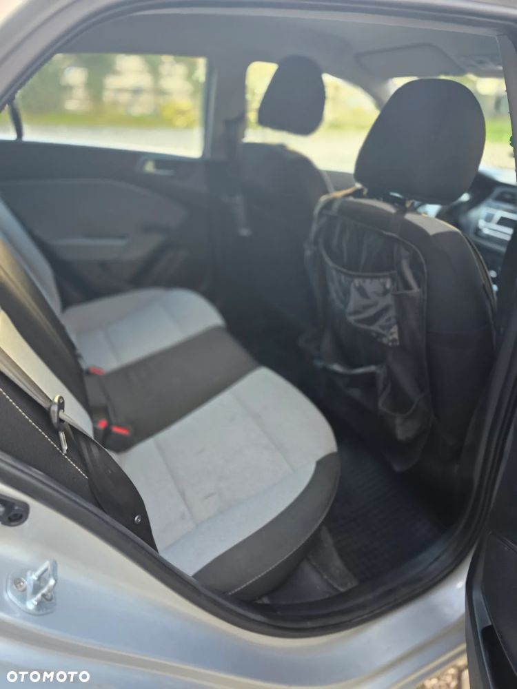 Hyundai i20 1.1 CRDi - 9