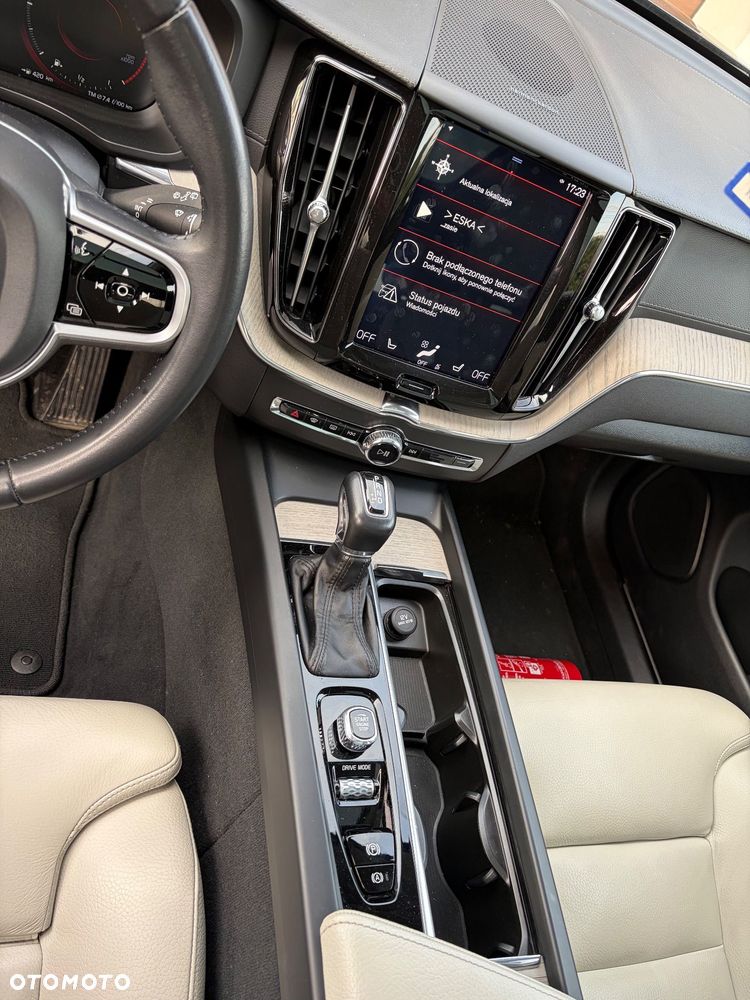 Volvo XC 60 D4 SCR Inscription - 6