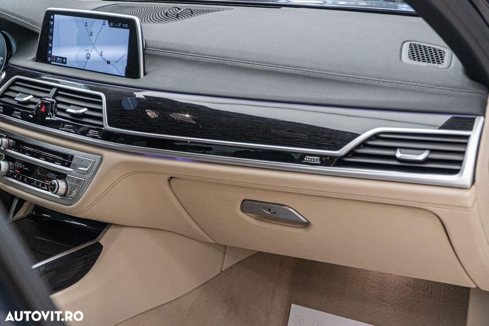 BMW Seria 7 730d xDrive - 32