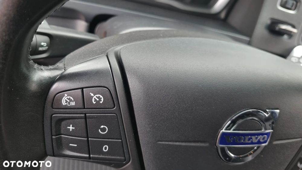 Volvo V60 D4 Geartronic Momentum - 22