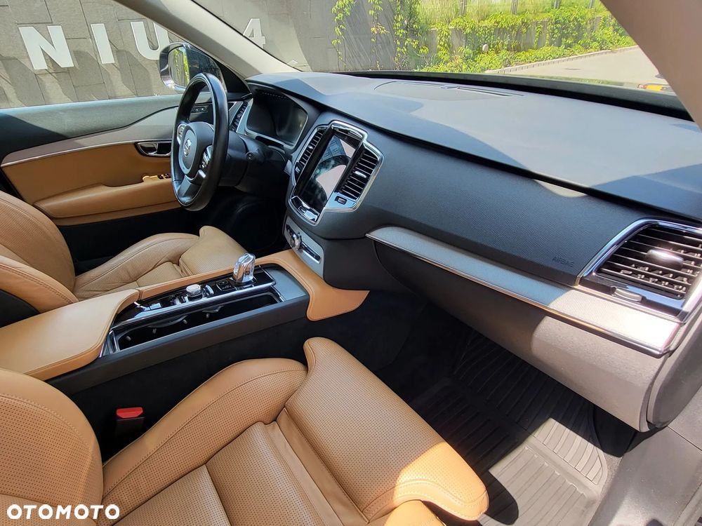 Volvo XC 90 - 6