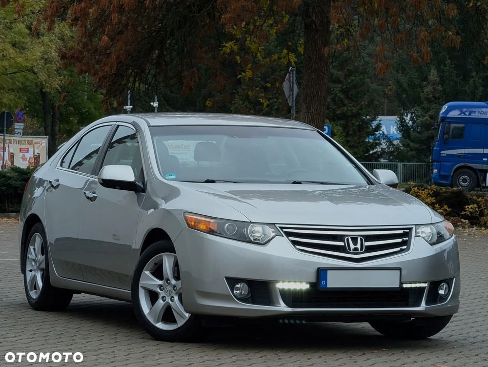 Honda Accord 2011 photo 2