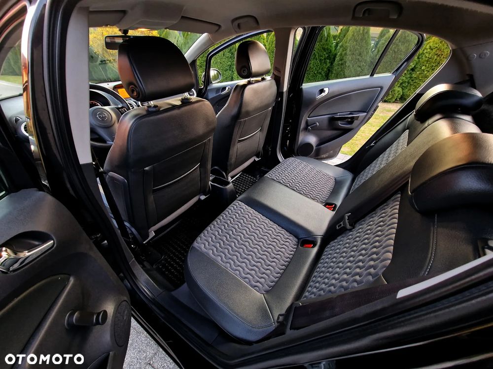 Opel Corsa 1.2 16V Cosmo - 21