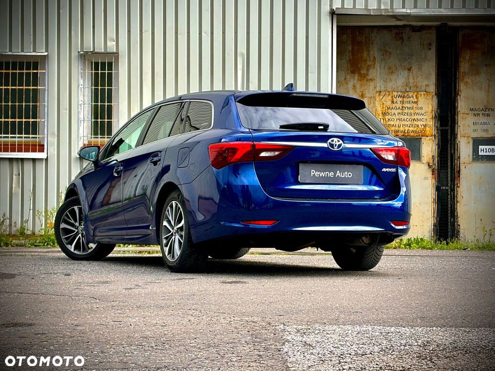 Toyota Avensis 2.0 Premium MS - 9