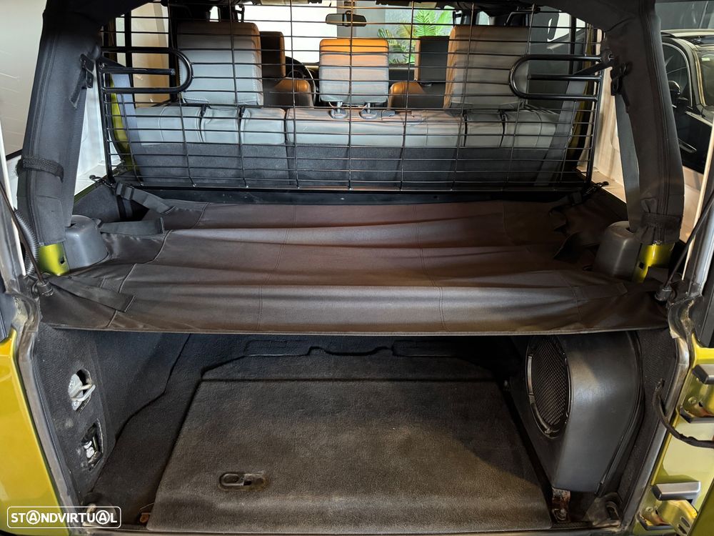 Jeep Wrangler 2.8 CRD ATX Sport - 31