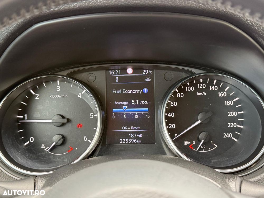 Nissan Qashqai 1.5 DCI Start/Stop N-Connecta - 12