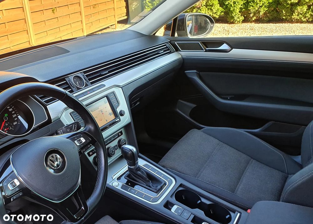 Volkswagen Passat - 14