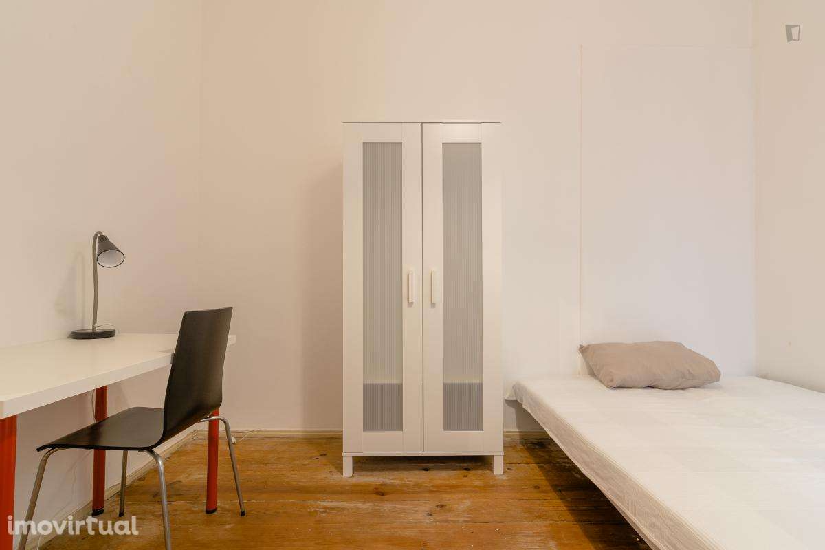 Quarto - localizado em Arroios Lisbon - Grande imagem: 4/12