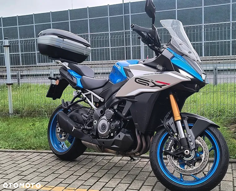 Suzuki GSX - 2
