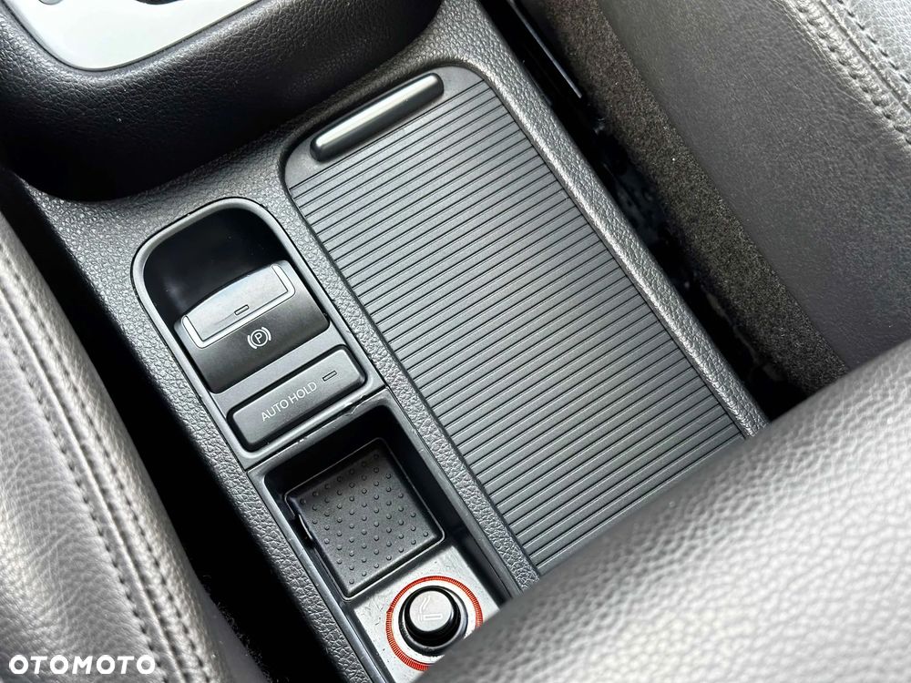 Volkswagen Sharan 2.0 TDI DSG BlueMotion Technology Comfortline - 29