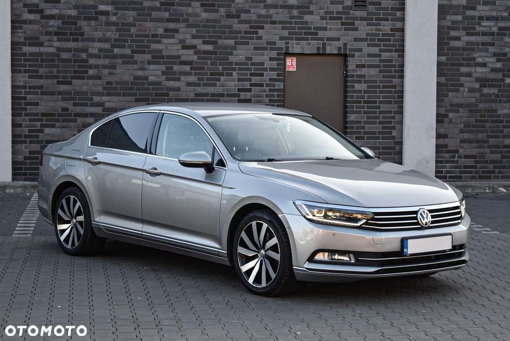 Volkswagen Passat 2.0 TDI DSG BlueMotion Technology R-Line - 28