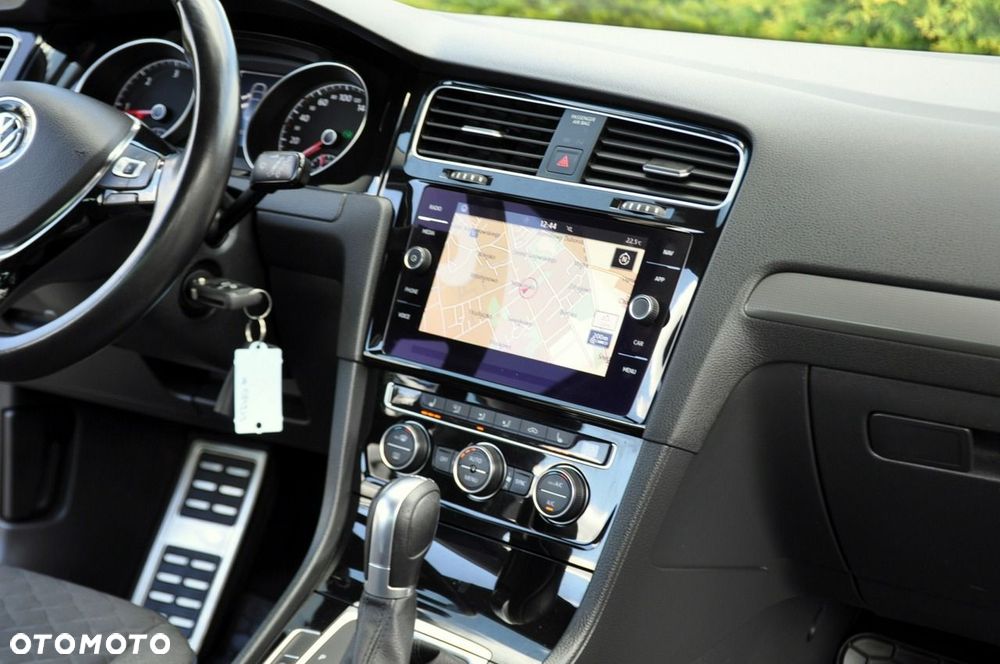 Volkswagen Golf - 27